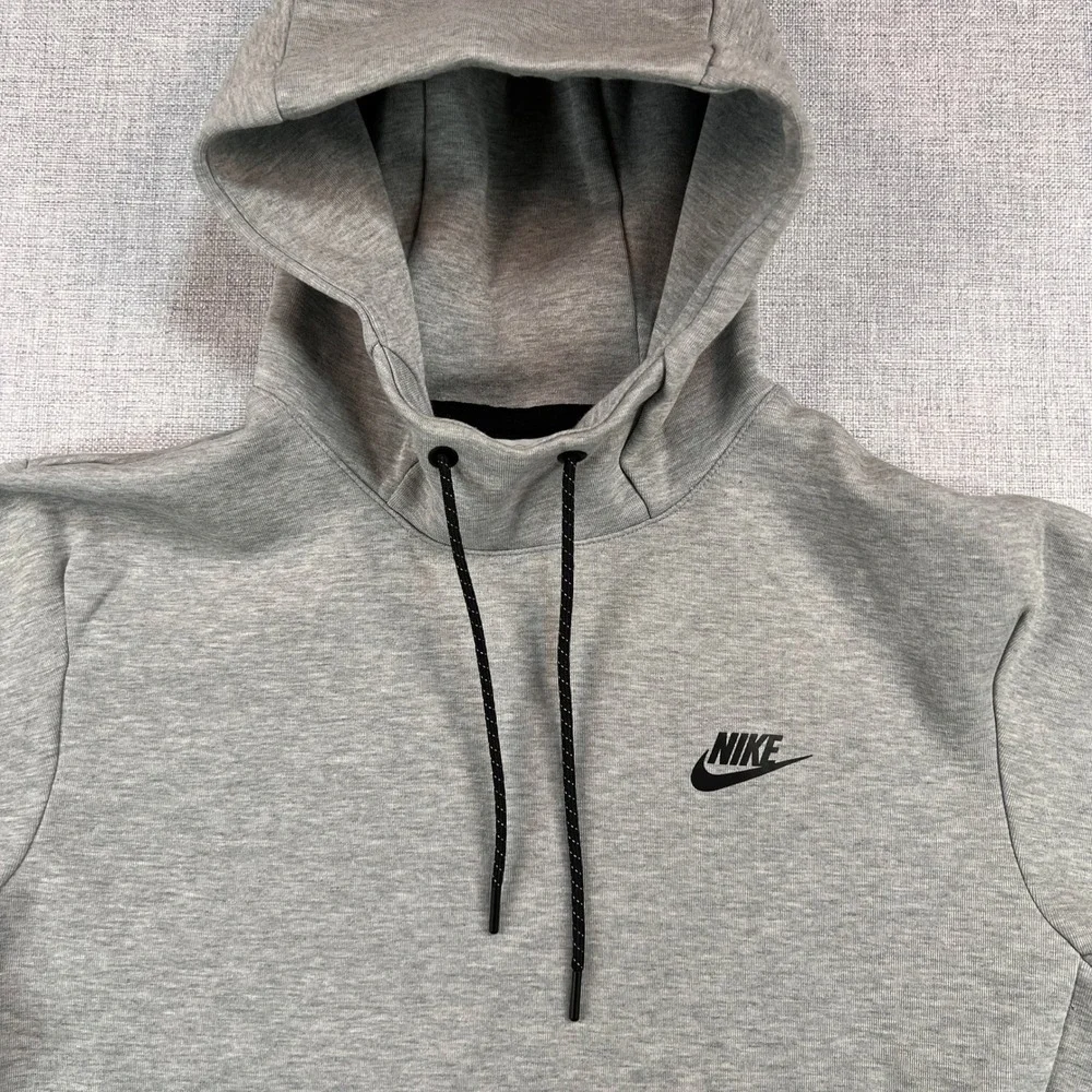 Nike Tech Fleece Pullover Hoodie Men Medium‎ Gray Athleisure DD5174-063 Sporty